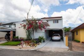 4 Bedrooms 4 Bathrooms, Townhouse for Sale in Kingston 8