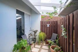 4 Bedrooms 4 Bathrooms, Townhouse for Sale in Kingston 8