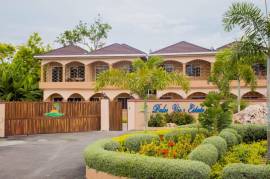 4 Bedrooms 3 Bathrooms, Townhouse for Sale in Ocho Rios