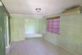 3 Bedrooms 4 Bathrooms, Townhouse for Sale in Kingston 6