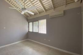 3 Bedrooms 3 Bathrooms, Townhouse for Sale in Kingston 8