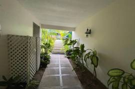 3 Bedrooms 3 Bathrooms, Townhouse for Sale in Kingston 8