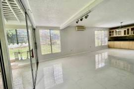 3 Bedrooms 3 Bathrooms, Townhouse for Sale in Kingston 8