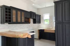 3 Bedrooms 3 Bathrooms, Townhouse for Sale in Kingston 8