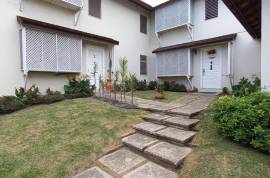 2 Bedrooms 2 Bathrooms, Townhouse for Sale in Kingston 8