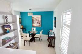 2 Bedrooms 2 Bathrooms, Townhouse for Sale in Kingston 8