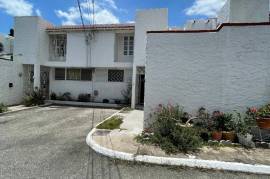 3 Bedrooms 2 Bathrooms, Townhouse for Sale in Kingston 6