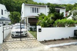 4 Bedrooms 3 Bathrooms, Townhouse for Sale in Kingston 19