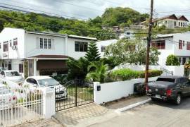 4 Bedrooms 3 Bathrooms, Townhouse for Sale in Kingston 19