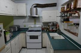 3 Bedrooms 3 Bathrooms, Townhouse for Sale in Kingston 8