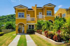 2 Bedrooms 3 Bathrooms, Townhouse for Sale in Runaway Bay