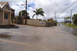 5 Bedrooms 4 Bathrooms, Townhouse for Sale in Spur Tree