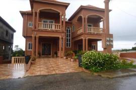 5 Bedrooms 4 Bathrooms, Townhouse for Sale in Spur Tree