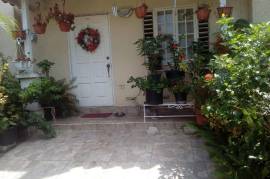 2 Bedrooms 2 Bathrooms, Townhouse for Sale in Kingston 8