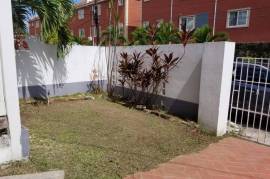 3 Bedrooms 3 Bathrooms, Townhouse for Sale in Kingston 8