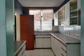 3 Bedrooms 3 Bathrooms, Townhouse for Sale in Kingston 8