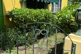 2 Bedrooms 3 Bathrooms, Townhouse for Sale in Kingston 8