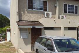 2 Bedrooms 1 Bathrooms, Townhouse for Sale in Kingston 5