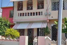 3 Bedrooms 2 Bathrooms, Townhouse for Sale in Kingston 20