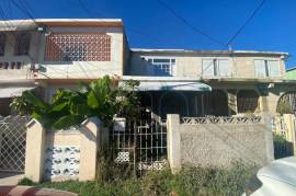 2 Bedrooms 1 Bathrooms, Townhouse for Sale in Kingston 20