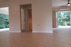 4 Bedrooms 4 Bathrooms, Townhouse for Rent in Kingston 8