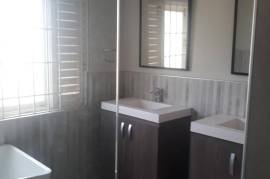 3 Bedrooms 4 Bathrooms, Townhouse for Rent in Kingston 8