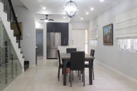 3 Bedrooms 4 Bathrooms, Townhouse for Rent in Kingston 8