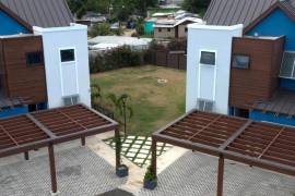 4 Bedrooms 5 Bathrooms, Townhouse for Rent in Kingston 6