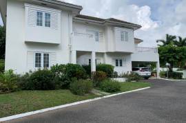 4 Bedrooms 4 Bathrooms, Townhouse for Rent in Kingston 8