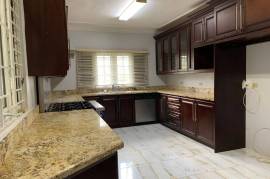 4 Bedrooms 4 Bathrooms, Townhouse for Rent in Kingston 8