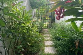 4 Bedrooms 4 Bathrooms, Townhouse for Rent in Kingston 8