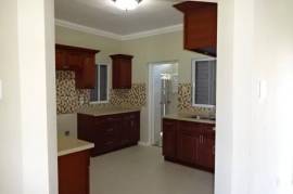 4 Bedrooms 3 Bathrooms, Townhouse for Rent in Kingston 6