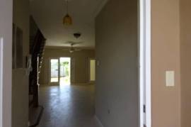 4 Bedrooms 3 Bathrooms, Townhouse for Rent in Kingston 6