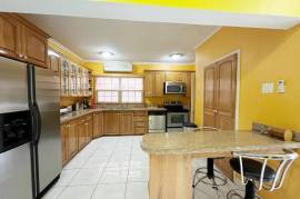 3 Bedrooms 4 Bathrooms, Townhouse for Rent in Kingston 6