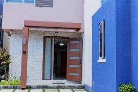 3 Bedrooms 3 Bathrooms, Townhouse for Rent in Kingston 6