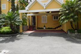 3 Bedrooms 3 Bathrooms, Townhouse for Rent in Kingston 8