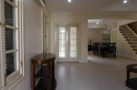 3 Bedrooms 3 Bathrooms, Townhouse for Rent in Kingston 8