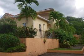 3 Bedrooms 4 Bathrooms, Townhouse for Rent in Kingston 8