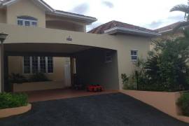 3 Bedrooms 4 Bathrooms, Townhouse for Rent in Kingston 8