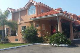 4 Bedrooms 5 Bathrooms, Townhouse for Rent in Kingston 6