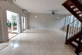 4 Bedrooms 4 Bathrooms, Townhouse for Rent in Kingston 8