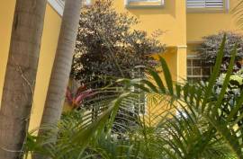 3 Bedrooms 4 Bathrooms, Townhouse for Rent in Kingston 8