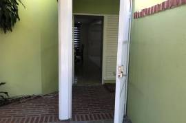 3 Bedrooms 3 Bathrooms, Townhouse for Rent in Kingston 8