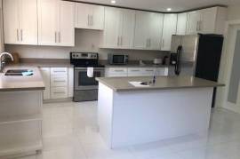 3 Bedrooms 3 Bathrooms, Townhouse for Rent in Kingston 8