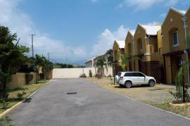 3 Bedrooms 4 Bathrooms, Townhouse for Rent in Kingston 10