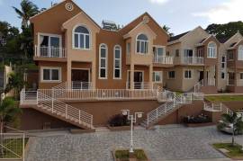2 Bedrooms 3 Bathrooms, Townhouse for Rent in Ocho Rios