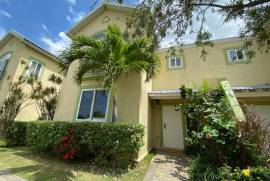 Townhouse for Rent in Kingston 6