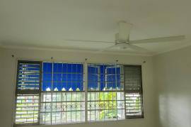 3 Bedrooms 3 Bathrooms, Townhouse for Rent in Kingston 8