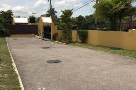 3 Bedrooms 4 Bathrooms, Townhouse for Rent in Kingston 10