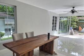 3 Bedrooms 3 Bathrooms, Townhouse for Rent in Kingston 8